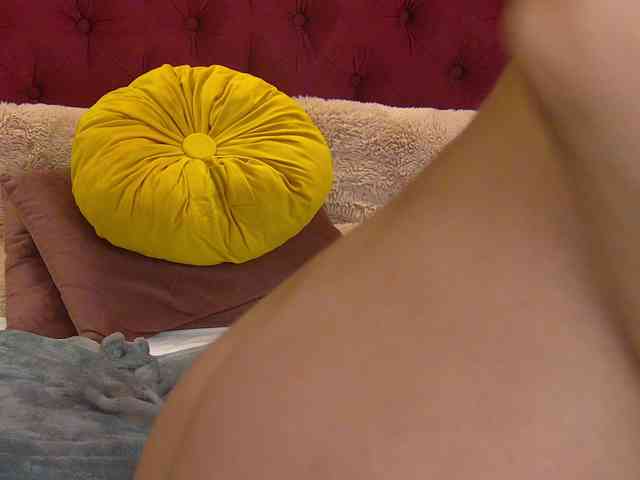 TaniaKarevina webcam