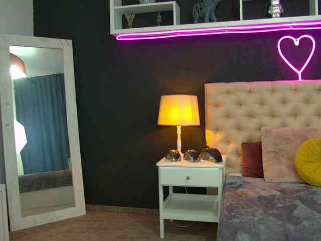 TaniaKarevina webcam