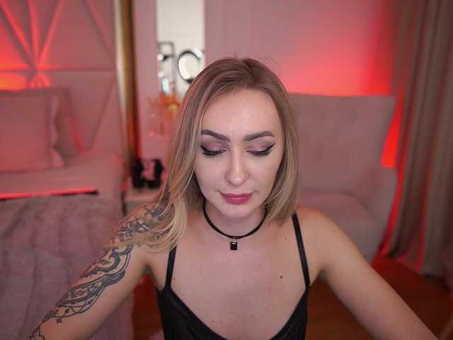 CandyGraces's BongaCams show and profile