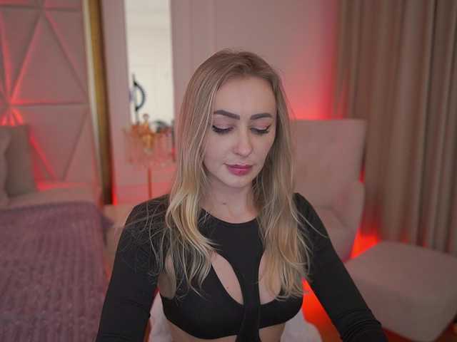 CandyGraces's BongaCams show and profile