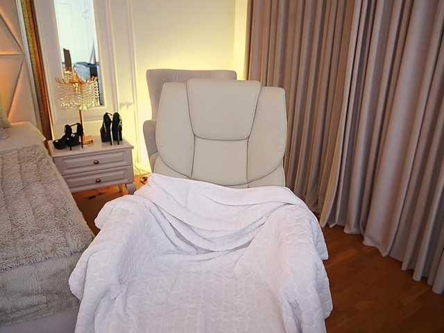 CandyGraces's BongaCams show and profile