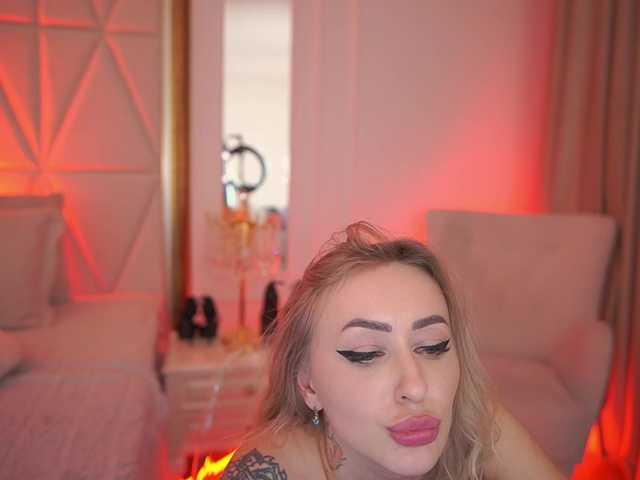 CandyGraces's BongaCams show and profile