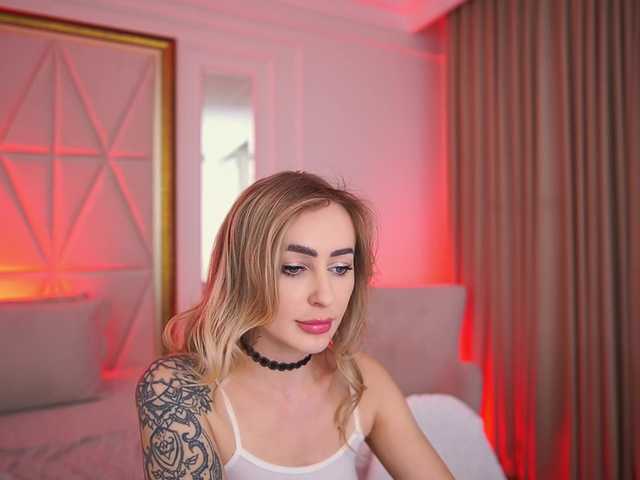 CandyGraces's BongaCams show and profile