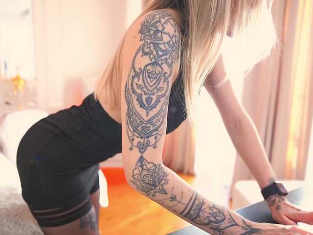 CandyGraces's BongaCams show and profile