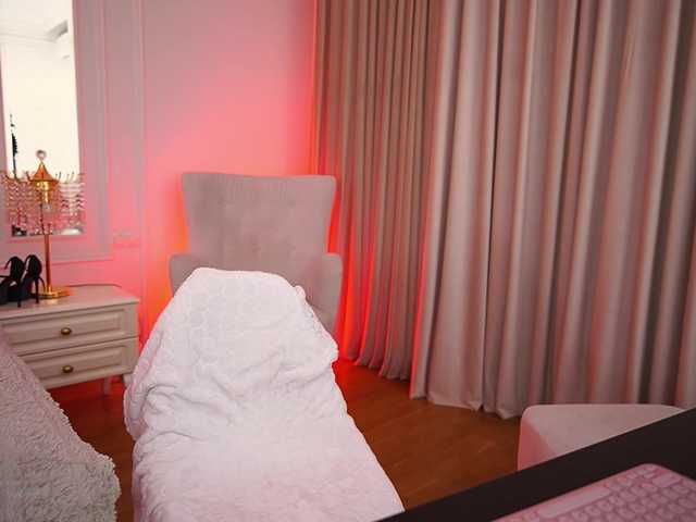 CandyGraces's BongaCams show and profile