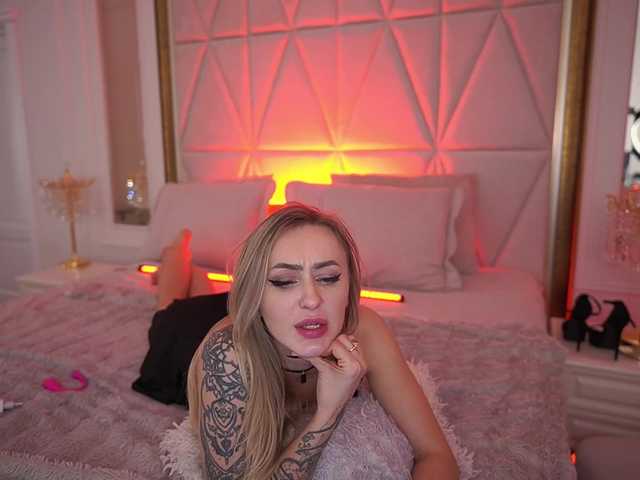 CandyGraces's BongaCams show and profile