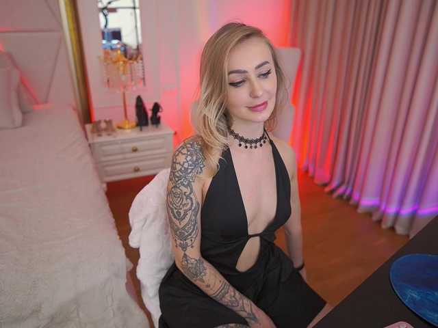 CandyGraces's BongaCams show and profile