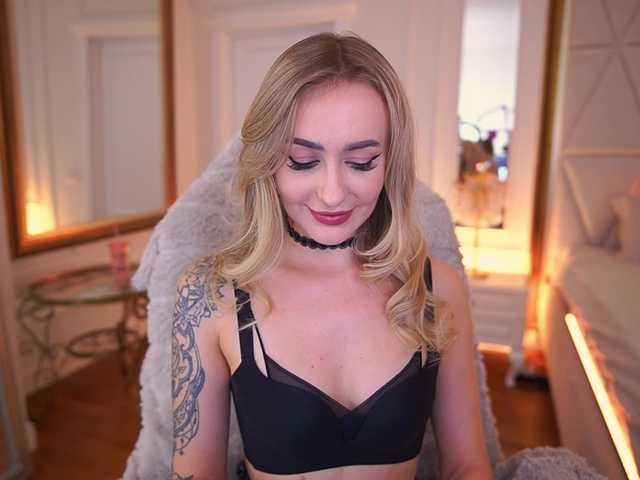 CandyGraces's BongaCams show and profile