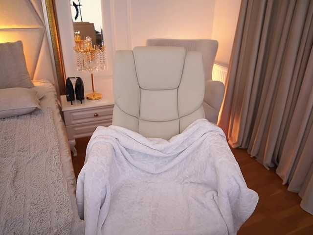 CandyGraces's BongaCams show and profile