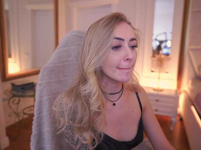 CandyGraces's BongaCams show and profile