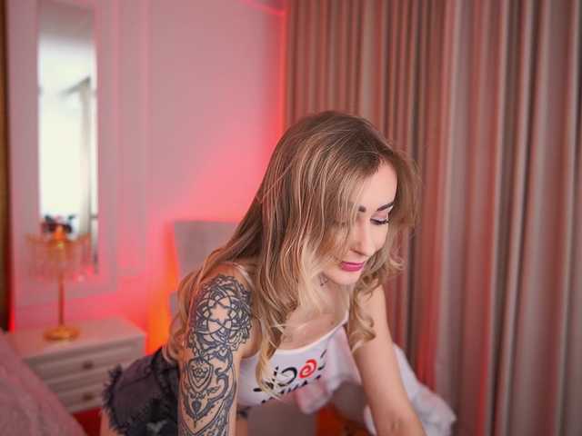 CandyGraces's BongaCams show and profile