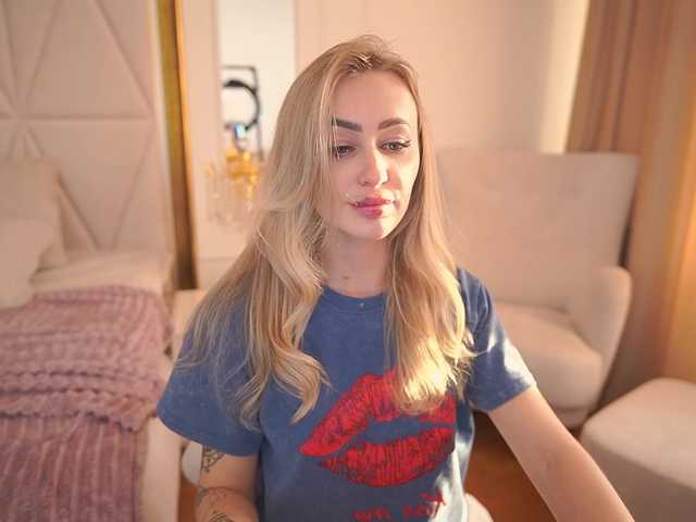 CandyGraces's BongaCams show and profile