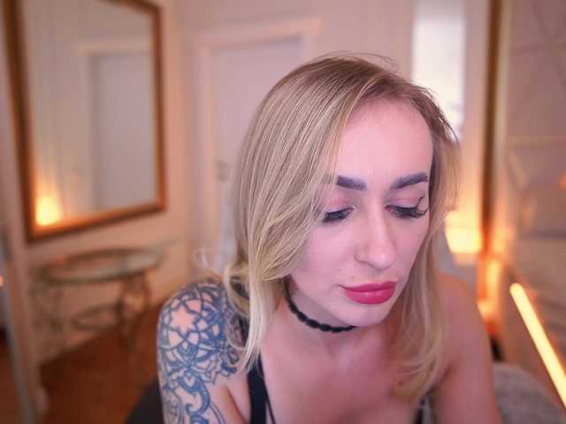 CandyGraces's BongaCams show and profile