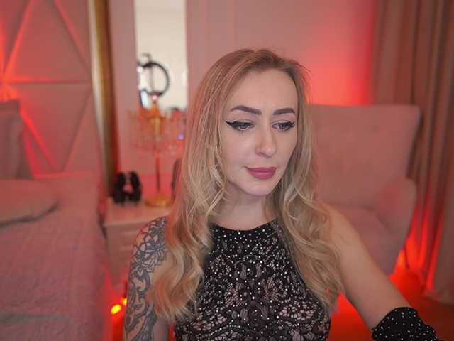 CandyGraces's BongaCams show and profile
