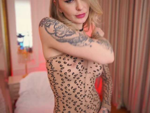 CandyGraces's BongaCams show and profile