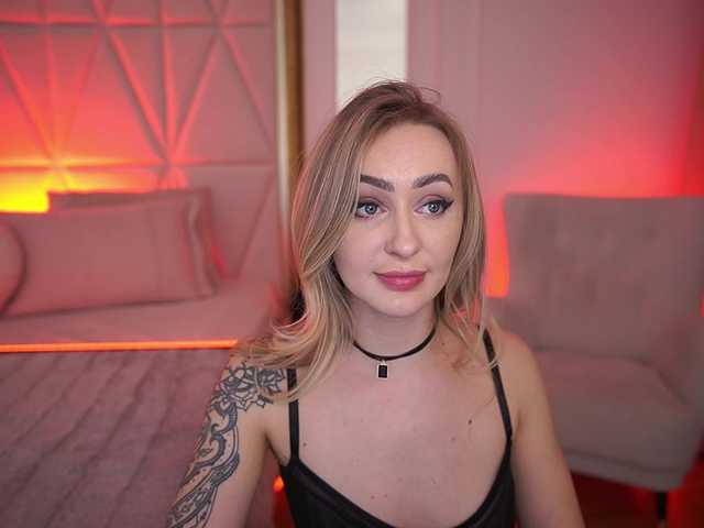 CandyGraces's BongaCams show and profile