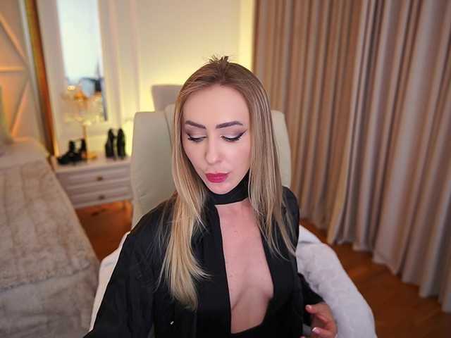 CandyGraces's BongaCams show and profile