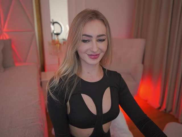 CandyGraces's BongaCams show and profile