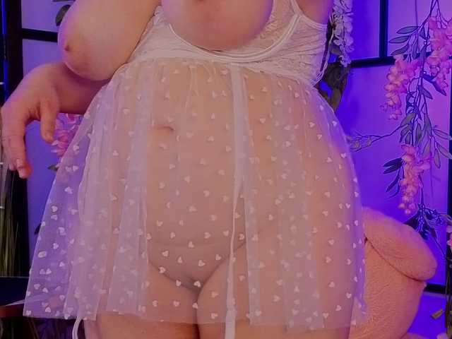 DiamondPinky's BongaCams show and profile