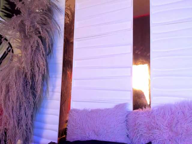 RavenBlush's BongaCams show and profile