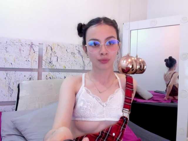 RavenBlush's BongaCams show and profile