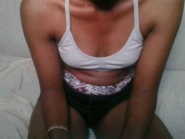 Brunnette-blonde's BongaCams show and profile