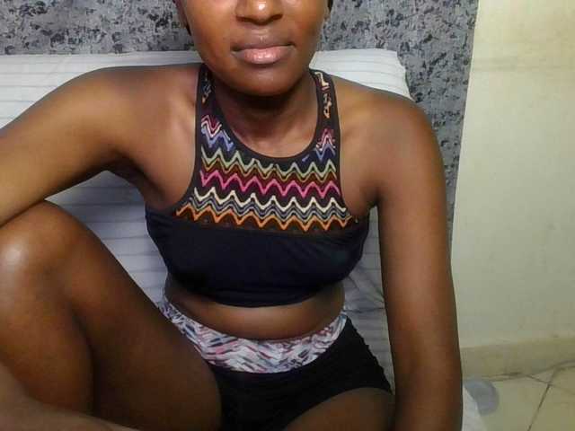 Brunnette-blonde's BongaCams show and profile