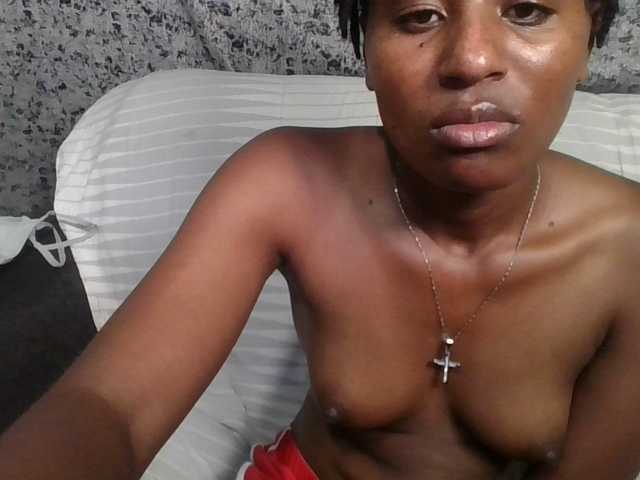 Brunnette-blonde's BongaCams show and profile