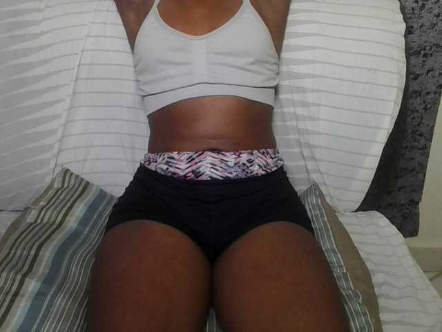 Brunnette-blonde's BongaCams show and profile