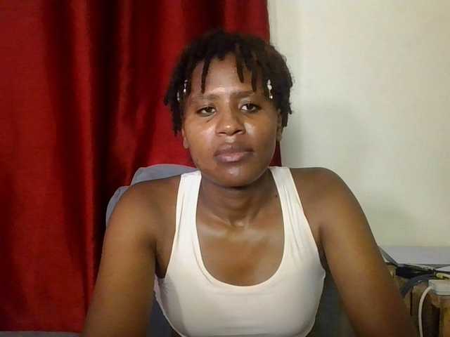 Brunnette-blonde's BongaCams show and profile