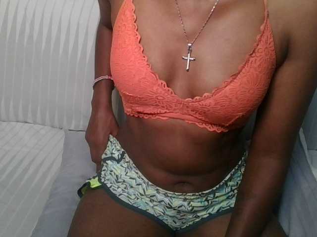 Brunnette-blonde's BongaCams show and profile