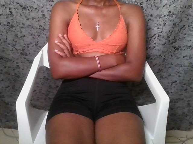 Brunnette-blonde's BongaCams show and profile