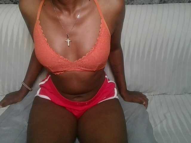 Brunnette-blonde's BongaCams show and profile