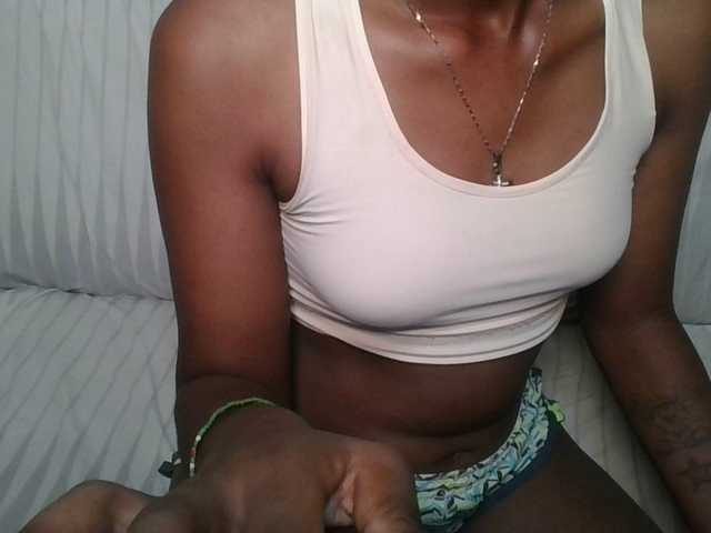 Brunnette-blonde from BongaCams is Freechat