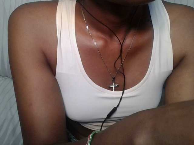 Brunnette-blonde from BongaCams is Freechat