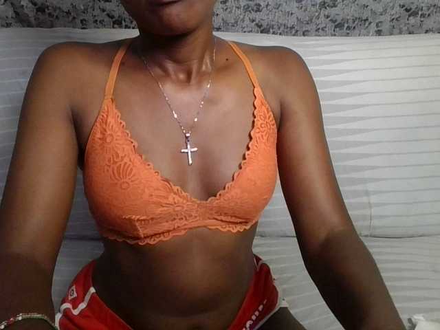 Brunnette-blonde's BongaCams show and profile