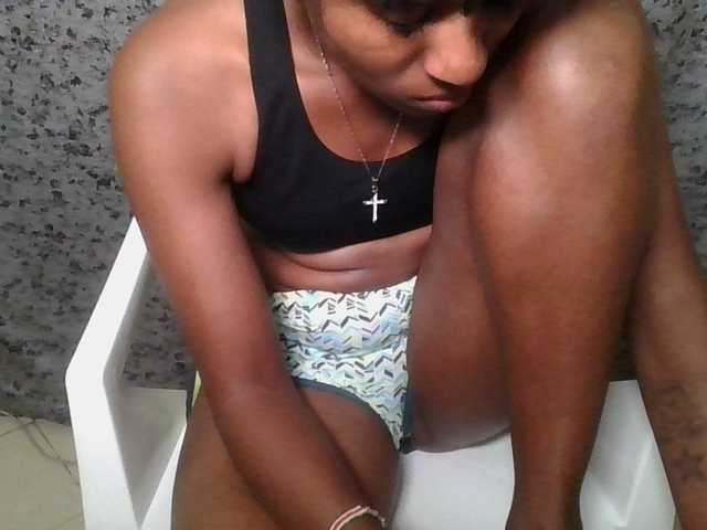 Brunnette-blonde's BongaCams show and profile