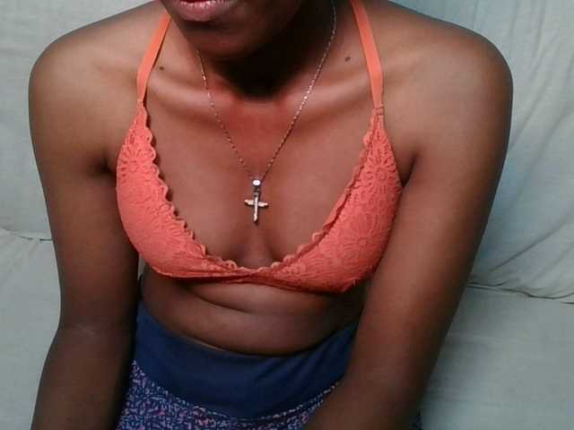 Brunnette-blonde's BongaCams show and profile