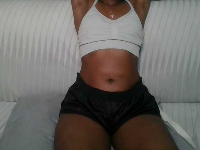 Brunnette-blonde's BongaCams show and profile