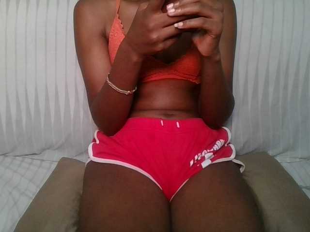 Brunnette-blonde's BongaCams show and profile