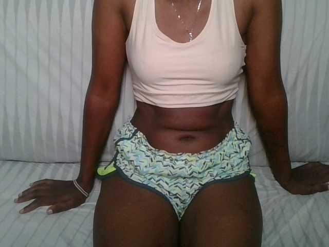 Brunnette-blonde's BongaCams show and profile