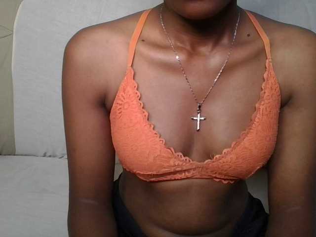 Brunnette-blonde's BongaCams show and profile