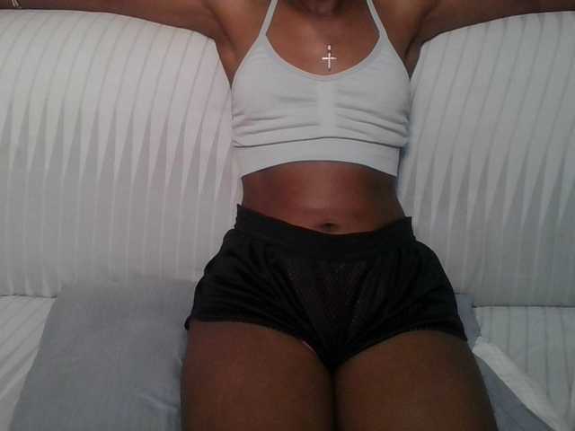 Brunnette-blonde's BongaCams show and profile