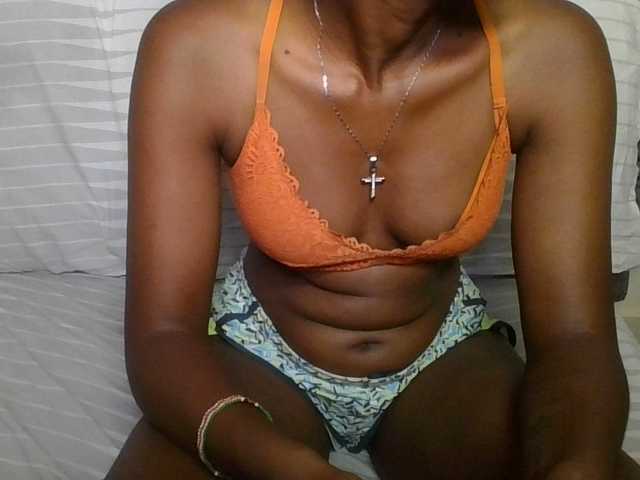 Brunnette-blonde's BongaCams show and profile