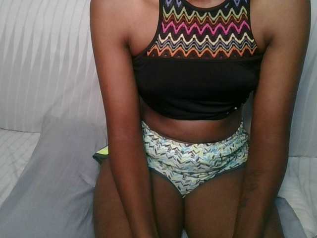 Brunnette-blonde's BongaCams show and profile