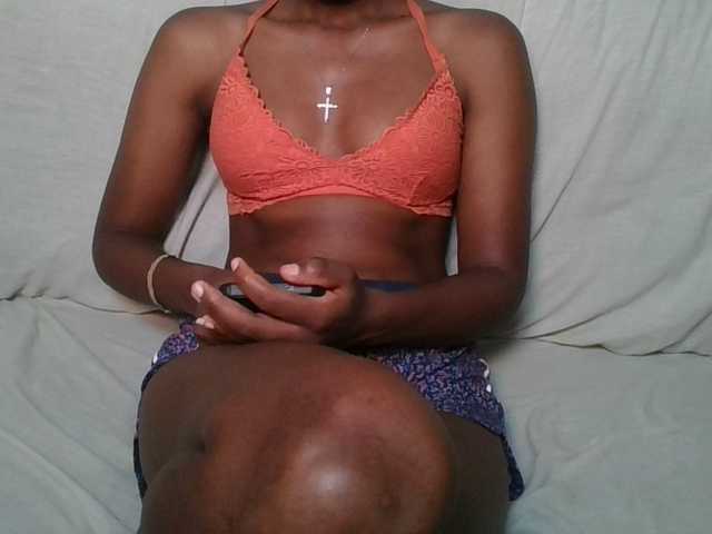 Brunnette-blonde's BongaCams show and profile