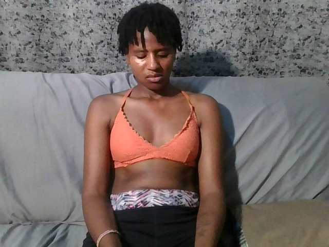 Brunnette-blonde's BongaCams show and profile