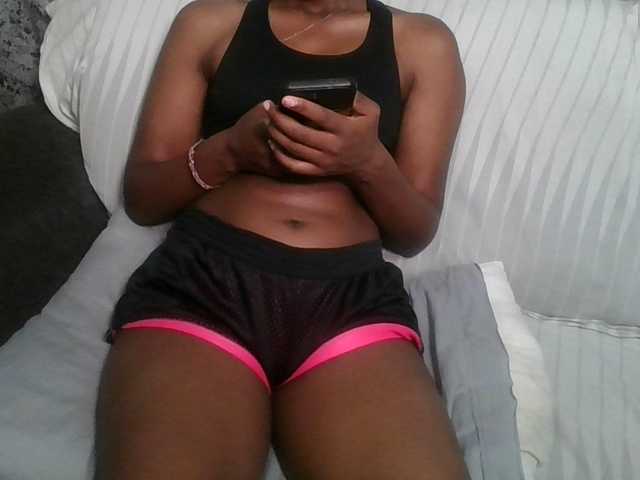 Brunnette-blonde's BongaCams show and profile