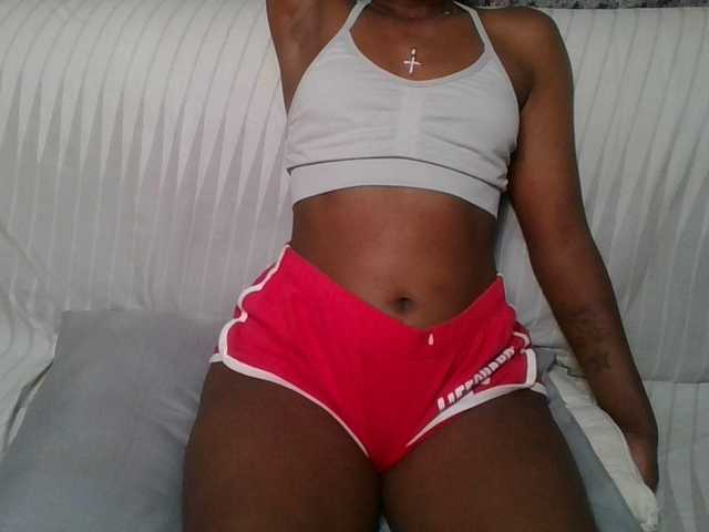 Brunnette-blonde's BongaCams show and profile