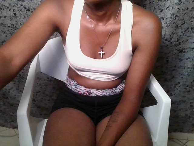 Brunnette-blonde webcam